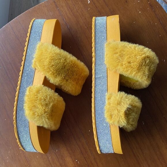 Bamboo Faux Fur Platform Sandals Size 10 - Picture 5 of 10